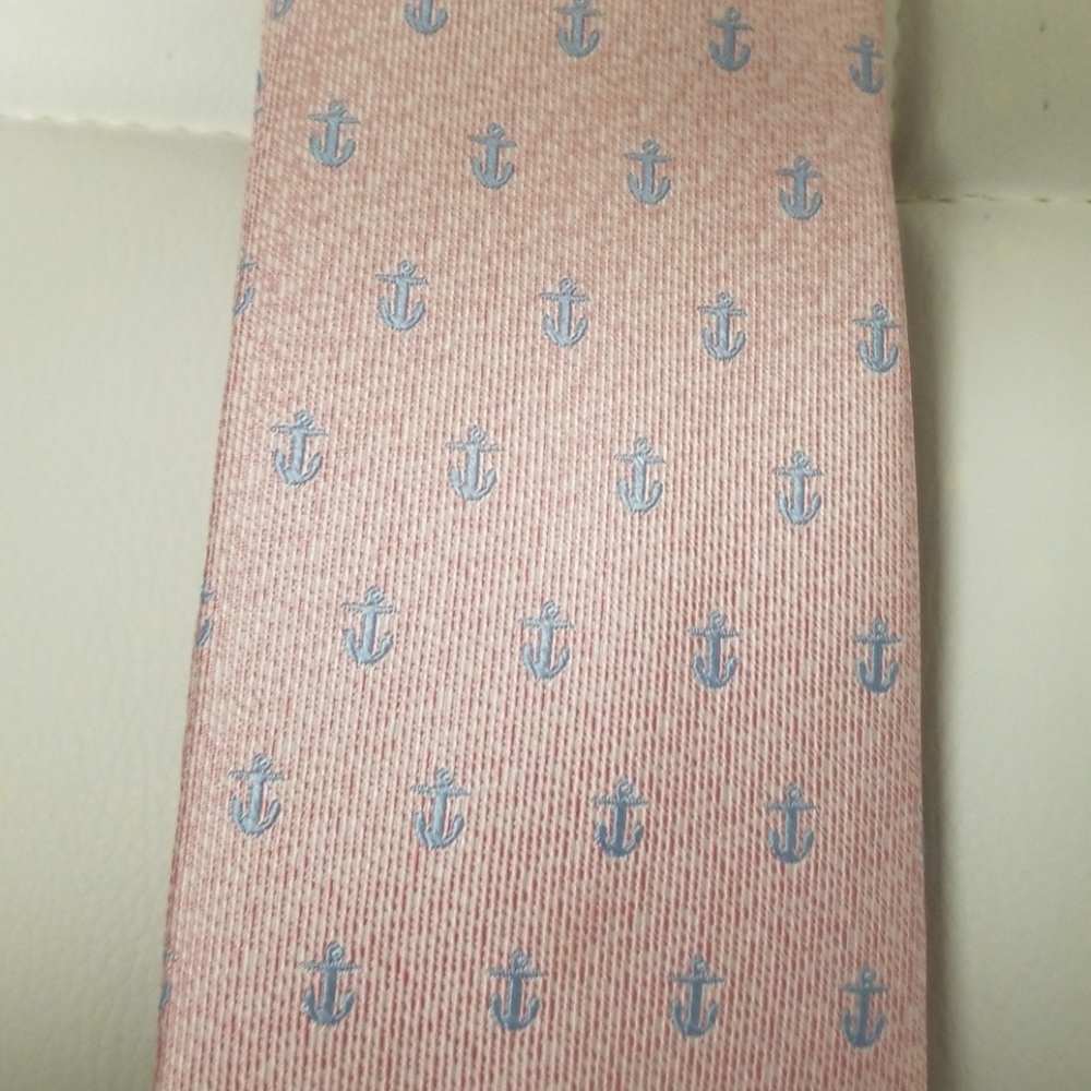 Bloomingdales tie - Picture 1 of 3